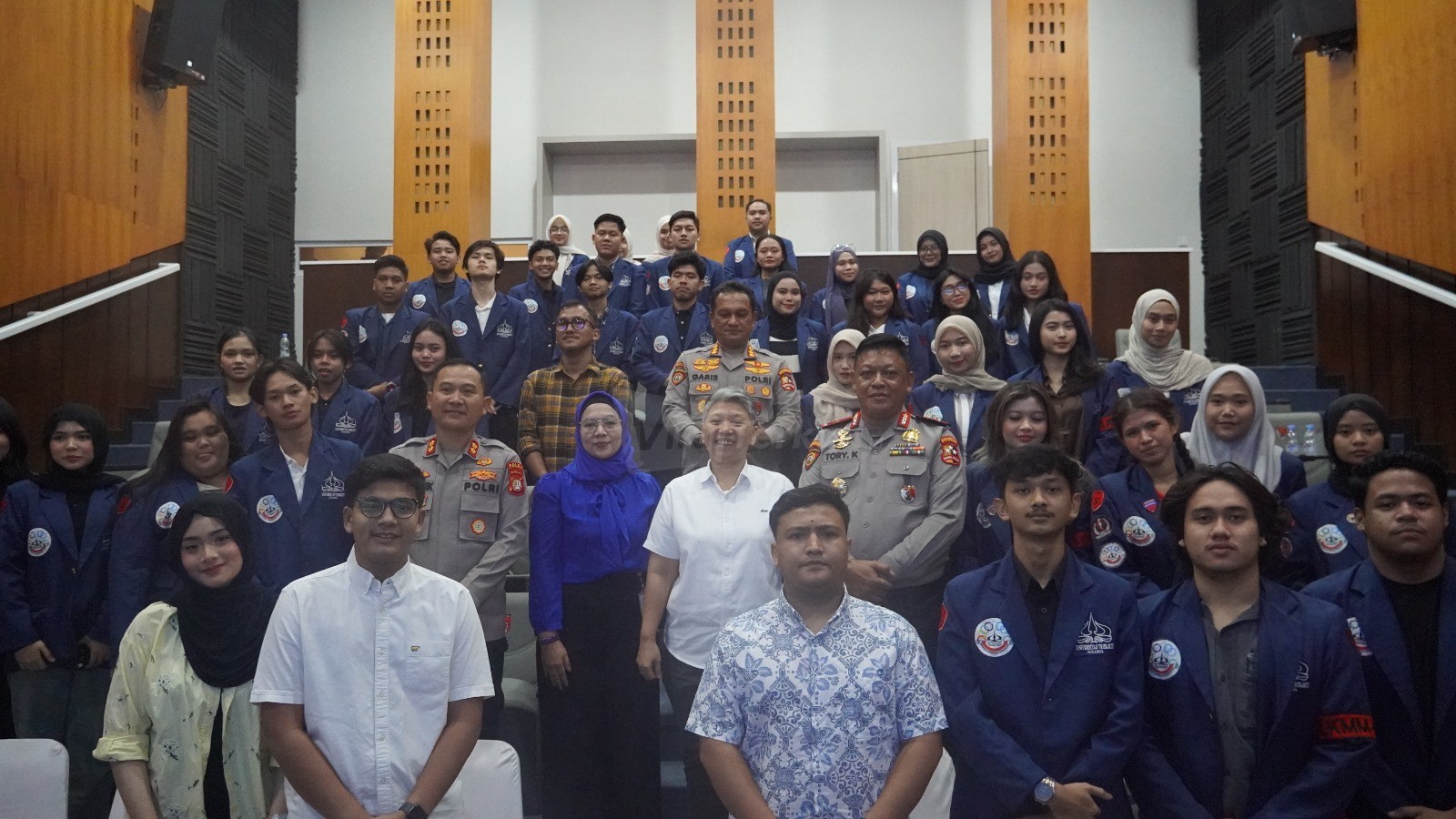 Mahasiswa Hukum Universitas Trisakti Bergabung dengan Kuliah Publik di Mako Margasatwa Polisi – Viral Indonesia Terbaru