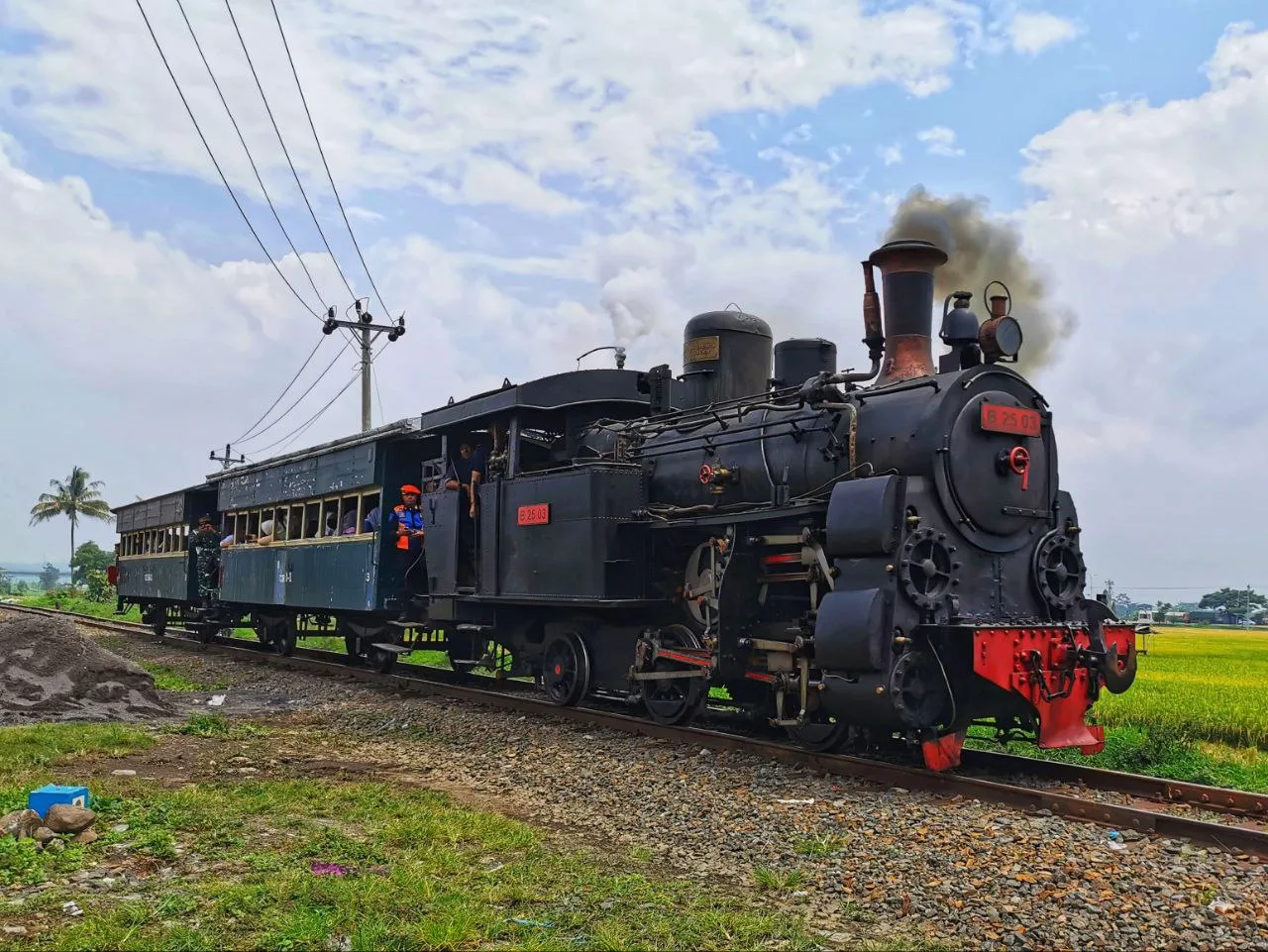 Kai Tourism menghadirkan kereta uap “baru Klinting”, membawa penumpang melalui waktu sejarah di Ambarawa Railway Museum