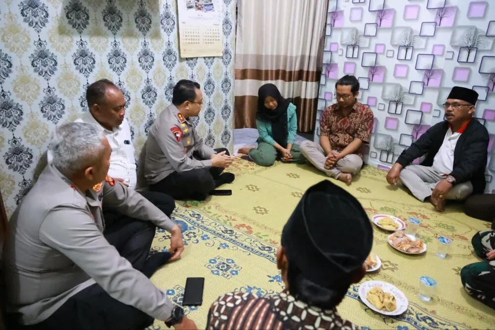 Pesan dari orang tua Rheza Sendi Pratama, siswa Amikom Yogyakarta yang meninggal dalam demonstrasi