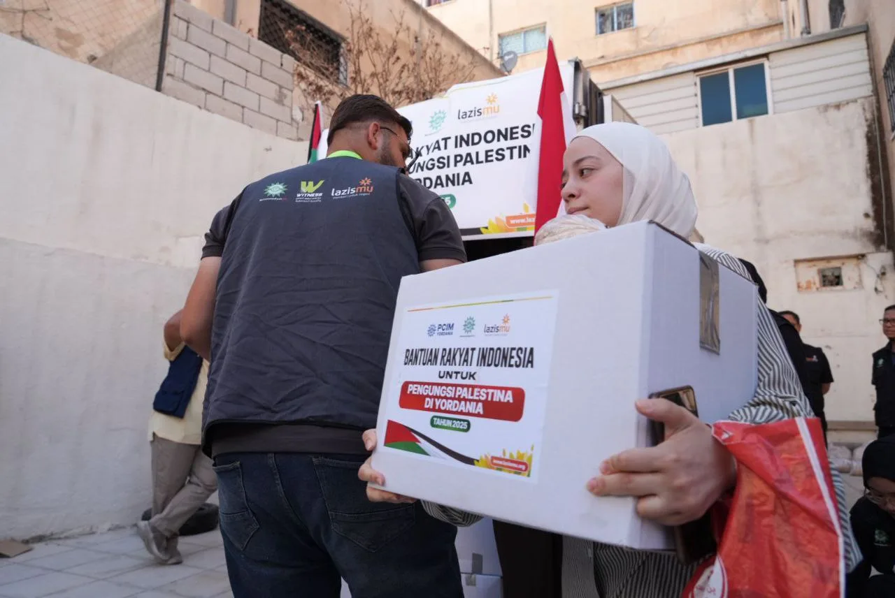 Muhammadiyah membagikan bantuan kemanusiaan untuk pengungsi Palestina di Yordania, Camp Al Jhaufah menyaksikan kepedulian rakyat