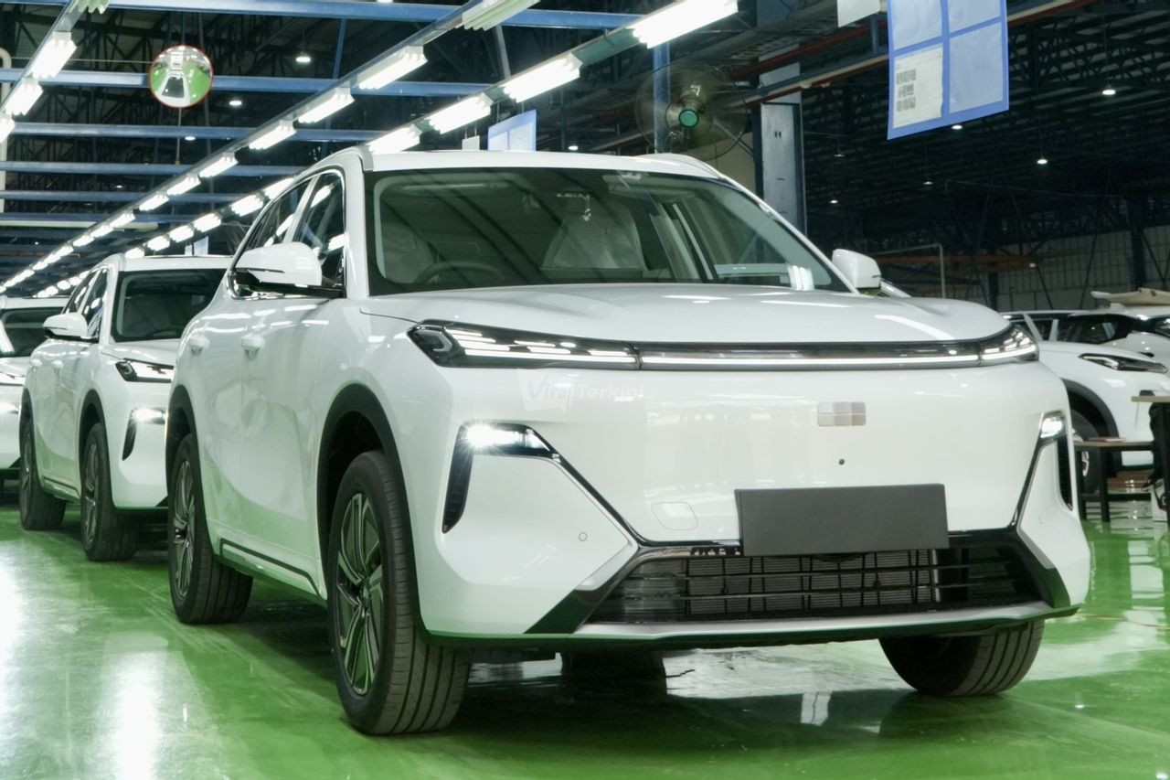 Geely berkompetisi di Indonesia dengan produksi kendaraan lokal di Purwakarta