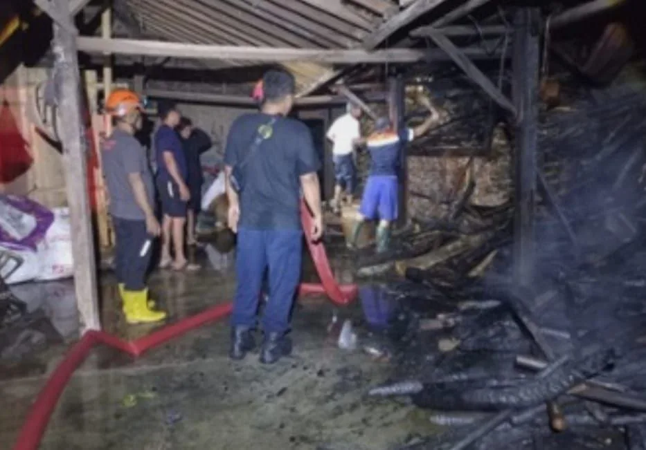 Membiarkan kompor menyala, dapur warga Karangmojo terbakar hingga larut malam