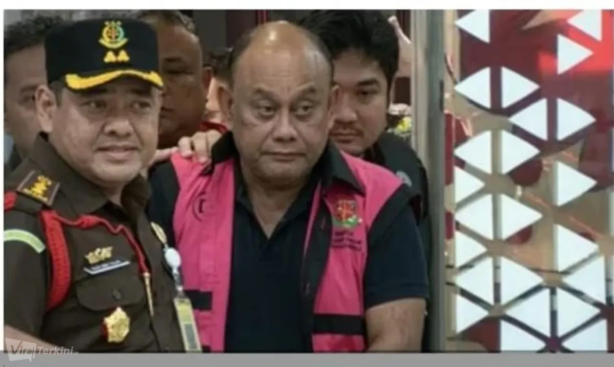 Dadan Hindayana Ditahan Sepulang Haji